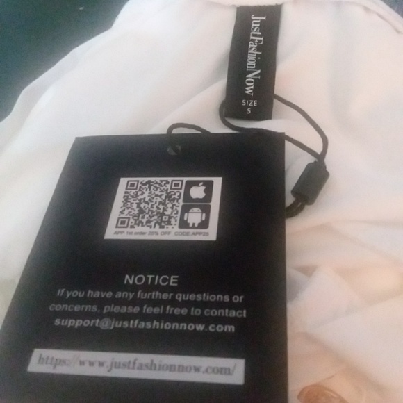 JustFashionNow White top. Size small. Brand new. - Picture 6 of 6